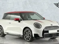 Used Mini Cooper SE Hatch 158 kW (215 HP) 2024 White Hatchback