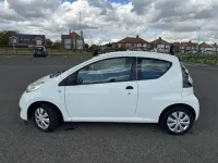 Używany Citroën C1 68 KM (50 kW) 2011 Biały Hatchback