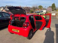 Used Peugeot 108 Active 68 HP (50 kW) 2018 Red Hatchback