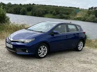 Used Toyota Auris 110 HP (80 kW) 2017 Blue Hatchback
