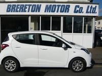 Used Hyundai i10 SE 66 HP (48 kW) 2017 White Hatchback