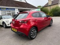 Begagnad Mazda 2 Inclusive 2016 Röd Halvkombi