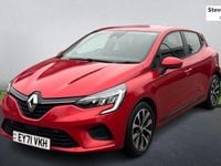 Used Renault Clio V Iconic 90 HP (66 kW) 2022 Hatchback