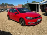 Used VW Golf VII SE 125 HP (91 kW) 2017 Red Hatchback