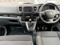 Used Vauxhall Vivaro 145 HP (106 kW) 2022 White MPV