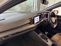 Used VW Golf VIII R-line 131 HP (96 kW) 2024 Hatchback