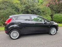 Begagnad Ford Fiesta Titanium 2009 Svart Halvkombi