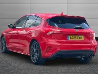 Used Ford Focus ST 187 HP (137 kW) 2019 Red Hatchback