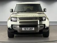 Used Land Rover Defender SE Dynamic 300 HP (220 kW) 2021 Pangea green SUV