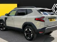 Used Dacia Duster Extreme 140 HP (102 kW) 2025 Cream Estate