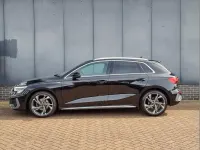 Begagnad Audi A3 S-Line 190 HK (139 kW) 2023 Svart Sedan