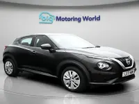 Używany Nissan Juke Acenta 114 KM (83 kW) 2022 Czarny SUV