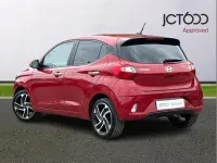 Used Hyundai i10 Premium 65 HP (47 kW) 2023 Red Hatchback