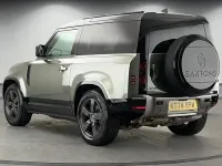 Gebraucht Land Rover Defender HSE Dynamic 350 PS (257 kW) 2024 Grün SUV