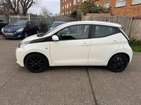 Used Toyota Aygo X-play 69 HP (50 kW) 2017 White Hatchback