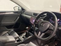 Used Skoda Superb SE L Executive 150 HP (110 kW) 2018 White Estate