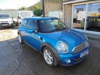 Begagnad Mini Cooper Hatch 122 HK (89 kW) 2011 Blå Halvkombi