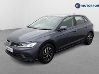 Begagnad VW Polo Life 2024 Grå Halvkombi