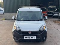 Used Fiat Doblò 90 HP (66 kW) 2017 White MPV