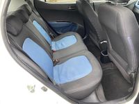 Used Hyundai i10 SE 67 HP (49 kW) 2014 White Hatchback