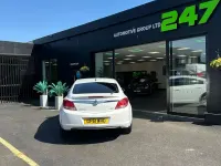 Used Vauxhall Insignia SRi 2011 White Hatchback