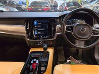 Used Volvo V90 Momentum 254 HP (186 kW) 2017 White Estate