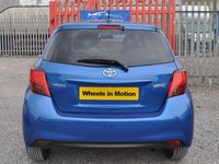 Used Toyota Yaris 97 HP (71 kW) 2016 Blue Hatchback