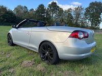 Usado VW Eos Sportline 140 HP (102 kW) 2010 Prateado Cabrios