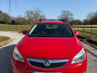 Second-hand Vauxhall Astra 95 CP (69 kW) 2012 Roșu Break
