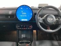 Usado Mini Cooper Hatch 113 kW (154 CV) 2025 Gris Utilitario