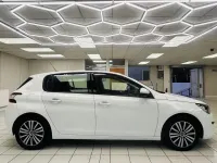 Używany Peugeot 308 Access 110 KM (80 kW) 2017 Biały Hatchback