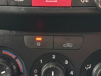 Used Vauxhall Combo S 95 HP (69 kW) 2017 White MPV