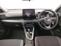 Used Toyota Yaris Hybrid Design 116 HP (85 kW) 2023 White Hatchback