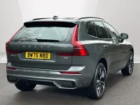 Usado Volvo XC60 Plus 250 HP (183 kW) 2026 Verde SUV