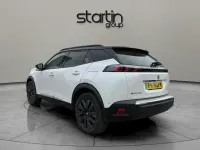 Second-hand Peugeot e-2008 Premium 98 kW (134 CP) 2022 Alb SUV