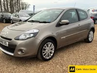 Usado Renault Clio II Dynamique 86 HP (63 kW) 2010 Bege Citadino