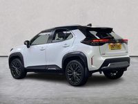 Used Toyota Yaris Hybrid 116 HP (85 kW) 2021 White SUV