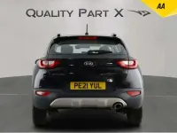 Usado Kia Stonic 100 CV (73 kW) 2021 Negro SUV