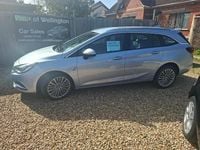 Second-hand Vauxhall Astra Elite 136 CP (100 kW) 2017 Argintiu Break