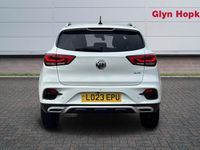 Usado MG ZS Exclusive 111 HP (81 kW) 2023 Branco SUV