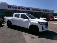 Second-hand Toyota HiLux Active 150 CP (110 kW) 2022 Alb Pickup