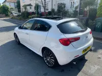 Used Alfa Romeo Giulietta 235 HP (172 kW) 2011 White Hatchback