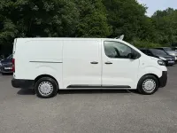 Used Vauxhall Vivaro Edition 120 HP (88 kW) 2019 White MPV