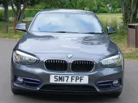Usado BMW 118 Sport Line 150 CV (110 kW) 2017 Gris Utilitario