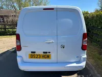 Second-hand Vauxhall Combo 100 CP (73 kW) 2023 Alb Monovolum