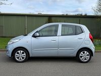Used Hyundai i10 Active 85 HP (62 kW) 2012 Silver Hatchback