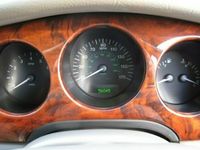 Used Jaguar XJ8 240 HP (176 kW) 1999 Sedan