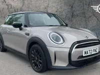 Usado Mini Cooper Classic 134 HP (98 kW) 2022 Cinzento Citadino