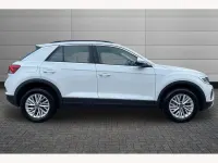 Usado VW T-Roc Life 110 HP (80 kW) 2024 Branco SUV