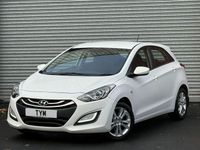 Used Hyundai i30 Edition 100 HP (73 kW) 2013 White Hatchback